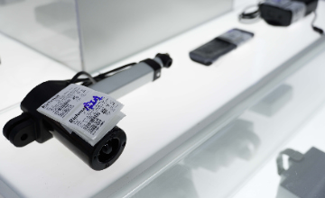 董事长亲自认证 | 16个月跑出来的战略执行力！7709美彩国际智能泰国基地首件封样，解锁全球化智造新速度